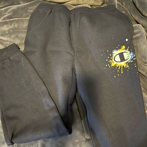 5/45$ or 10/80$

champion sweats